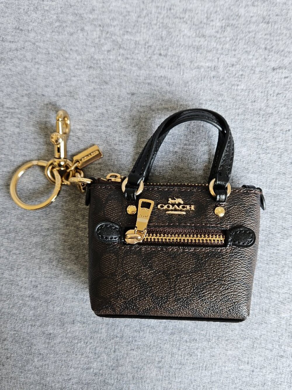 COACH Mini Gallery Bag Charm CG895 Tote keychain Signature Gold Brown & Black